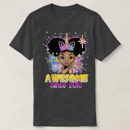 Awesome Since 2010 Black Girl 12th Birthday Afro U Tシャツ (デザイン正面)