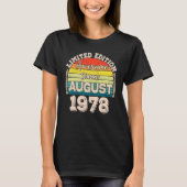 Awesome Since August 1978 Born in August Dad Mom B Tシャツ (正面)