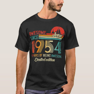 Awesome Since June 1954 67 Years Old Born June 195 Tシャツ