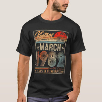 Awesome Since March 1982 40Th Birthday 40 Years Ol Tシャツ
