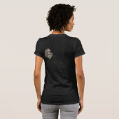 Ayasha Loya ファインアーツ イーグルロゴ 女性用 Tシャツ (裏面フル)