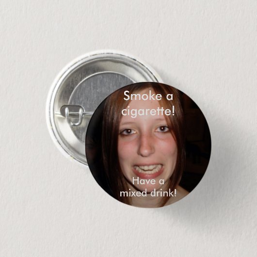 Ayla Pin 缶バッジ (正面&裏面)