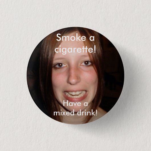 Ayla Pin 缶バッジ (正面)