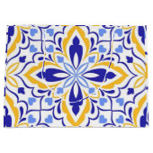 Azure Elegance Blue and Gold Floral Mosaic ラージペーパーバッグ (正面)