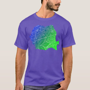 bにカラフル文字を持つルーマニアのマンダラアートマップ tシャツ