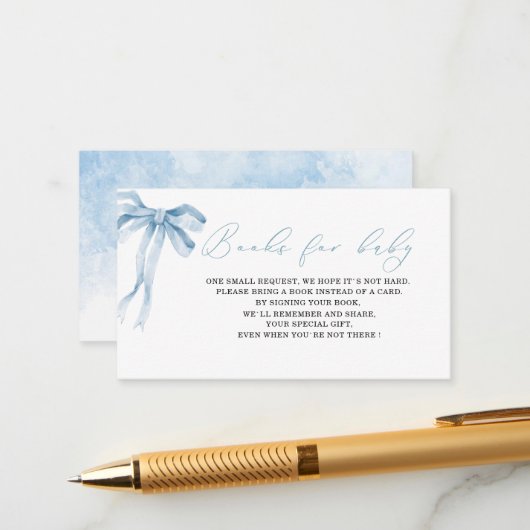 B用の水色ブルーボウのリボン赤ちゃんシャワーブック エンクロージャーカード (正面/裏面インサイチュ)