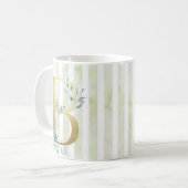 B金ゴールドイニシャルオン青と白のストライプ コーヒーマグカップ (正面左)