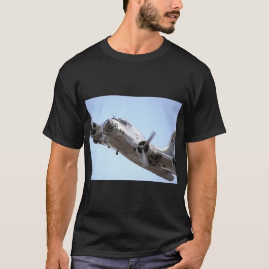 -B17走要塞に入飛んでいるる Tシャツ (正面)