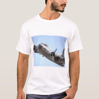-B17走要塞に入飛んでいるる Tシャツ