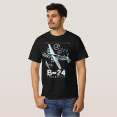 B24リベレーター飛んでいる棺第2次世界大戦重爆撃機A Tシャツ (正面フル)