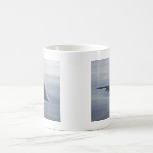 B-2精神-隠しだての爆撃機 コーヒーマグカップ (中央)