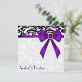 B&Wのブロケードの紫色の弓ダマスク織の結婚式招待状 招待状 (スタンド正面)