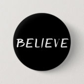 B&Wを信じて下さい 缶バッジ (正面)