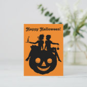 B/Wハロウィーンシルエットボーイガール座ってカボチャ シーズンポストカード (スタンド正面)