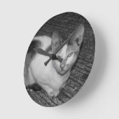 B&W - 猫 03 ラウンド壁時計 (傾斜)
