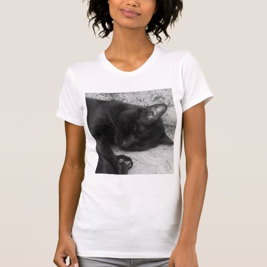 B&W - 眠る猫 Tシャツ (正面)