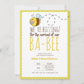 BAビー赤ちゃんシャワーイエローの到着のためのブーブジング 招待状 (正面)