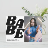 BABE ティーン写真付き誕生日招待状 招待状 (スタンド正面)