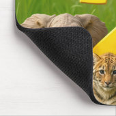 Baby African Animals With a Number Two マウスパッド (コーナー)