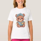 Baby Bear Reading a Book Tシャツ (正面)