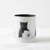 Baby Black Kitten Guarding Toilet Paper Roll On マグカップ (中央)