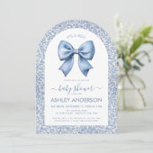 Baby Boy Shower Bow Blue White Floral Pattern Arch 招待状 (スタンド正面)