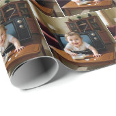 Baby Crawling Out of a Retro Television ラッピングペーパー (ロールコーナー)