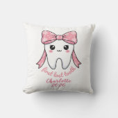 Baby First Tooth Pink Bow Milestone Kawaii Tooth クッション (正面)