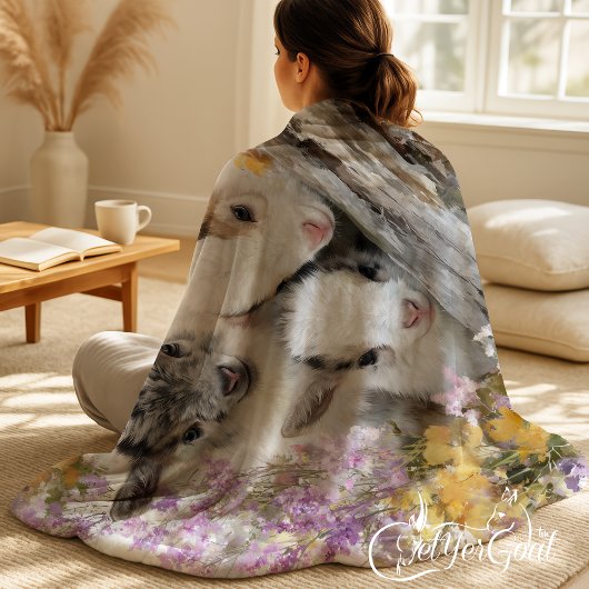 Baby Goats in Autumn Foliage 10 フリースブランケット