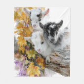 Baby Goats in Autumn Foliage 1 フリースブランケット (正面)