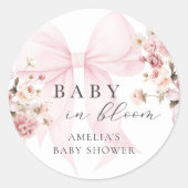 Baby In Bloom Pink Bow Baby Shower Sticker ラウンドシール (正面)