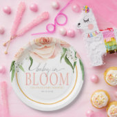 Baby In Bloom Soft Pink Rose Garden Baby Shower ペーパープレート (パーティー)