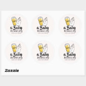 Baby is Brewing Beer Baby Bottle Pink Baby Shower ラウンドシール (シート)