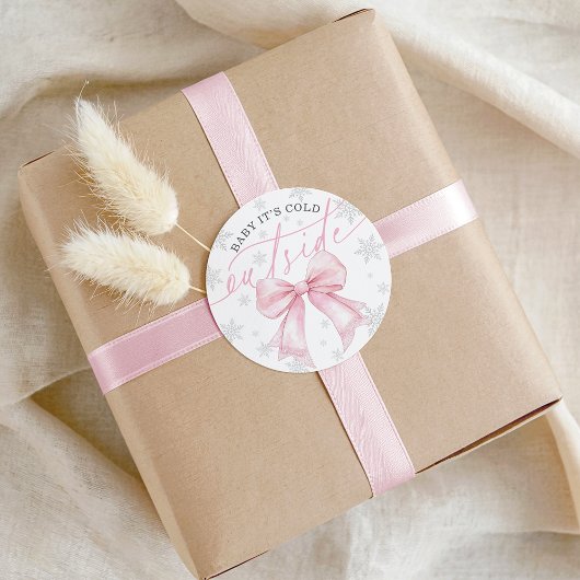 Baby It’s Cold Outside Pink Bow Winter Baby ラウンドシール