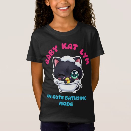 Baby Kat Lym In Cute Bathtime Mode Tシャツ (正面)