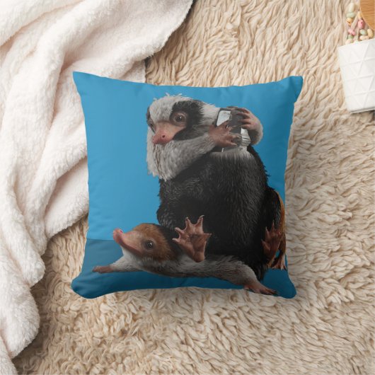 Baby Nifflers Find A Prize クッション (ブランケット)