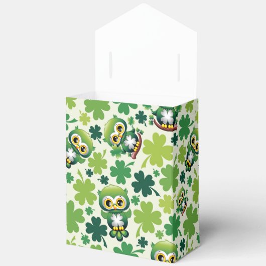 Baby Owl Cute St Patrick Cartoon フェイバーボックス (見開き)