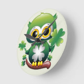 Baby Owl Cute St Patrick Cartoon ラウンド壁時計 (傾斜)