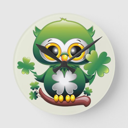 Baby Owl Cute St Patrick Cartoon ラウンド壁時計 (正面)
