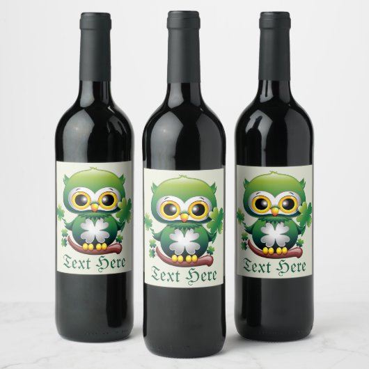 Baby Owl Cute St Patrick Cartoon ワインラベル (ボトル)