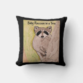 Baby Raccoon in a Tree クッション (正面)