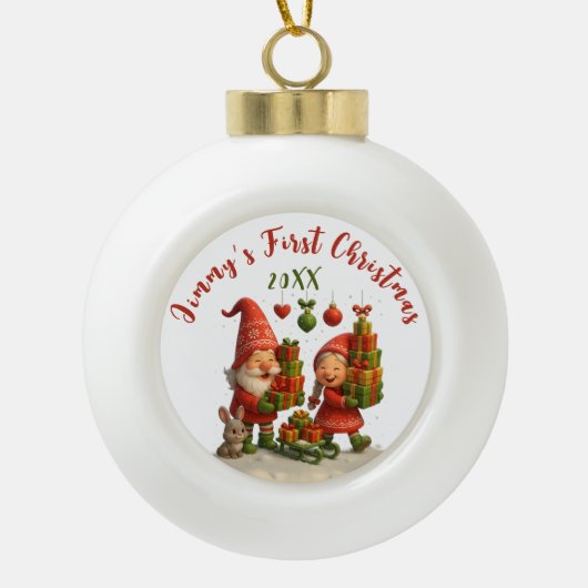 Baby’s First Christmas Ball - Cute Holiday Gnomes セラミックボールオーナメント (正面)