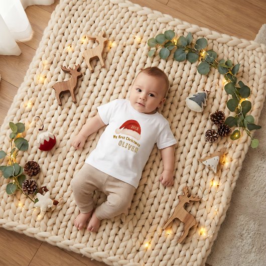 Baby`s First Christmas Red Santa Hat ベビーTシャツ