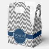 Baby Showerのお気に入りChevrons パーソナライズされた Name フェイバーボックス (オープン)