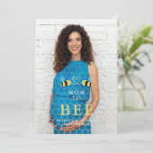 Baby Shower Mom to Bee Quote Bees Couple Photo 招待状 (スタンド正面)