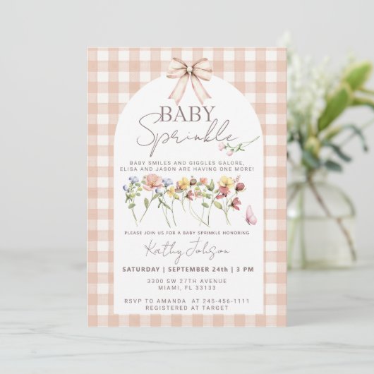 Baby Sprinkle Wildflower Neutral Gingham 招待状 (スタンド正面)