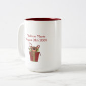 Babysの初めてのクリスマスのカスタムの日付がついた写真 ツートーンマグカップ (正面左)