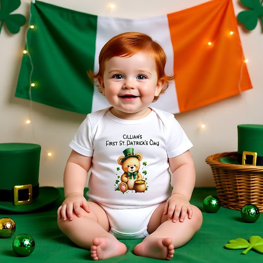 Baby's 1st St. Patrick's Day, Lucky Little One ベビーボディスーツ