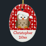 Back Christmas Santa Owl Kids/ベビー/ボーイズ セラミックオーナメント<br><div class="desc">写真を背面に追加。子供の名前と年を追加パーソナライズされたし、この子供のクリスマス装飾に赤いサンタハットを付けたかわいい漫画のフクロウで、この可愛い小さな男はすべて動物の鳥のおもしろいを持つ準備ができている。帽子をかぶった漫画の茶色赤と白のフクロウと、興奮の赤と白負荷のための休日の背景パターン。</div>