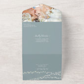 Back Sage Green Monogramとリースの写真 オールインワン招待状 (外側)